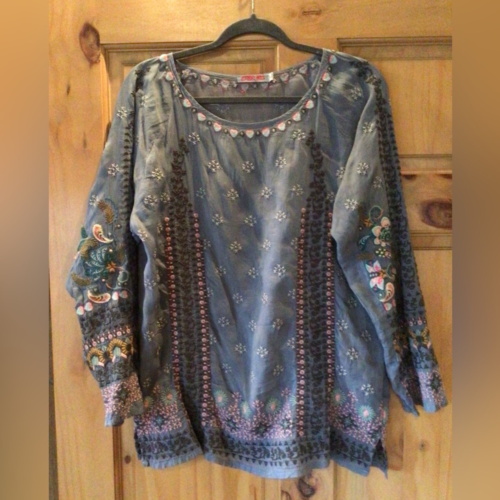 Johnny Was gray embroidered top. Size Medium